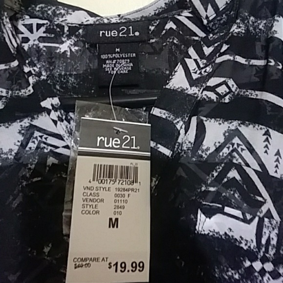 Rue21 Aztec chiffon blouse - Picture 3 of 3